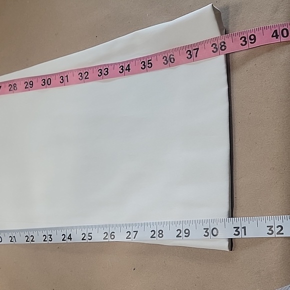 Alice + Olivia Size 0 White Boot Cut / Flared Leg Trousers, Exc. Used Cond. - Picture 8 of 13